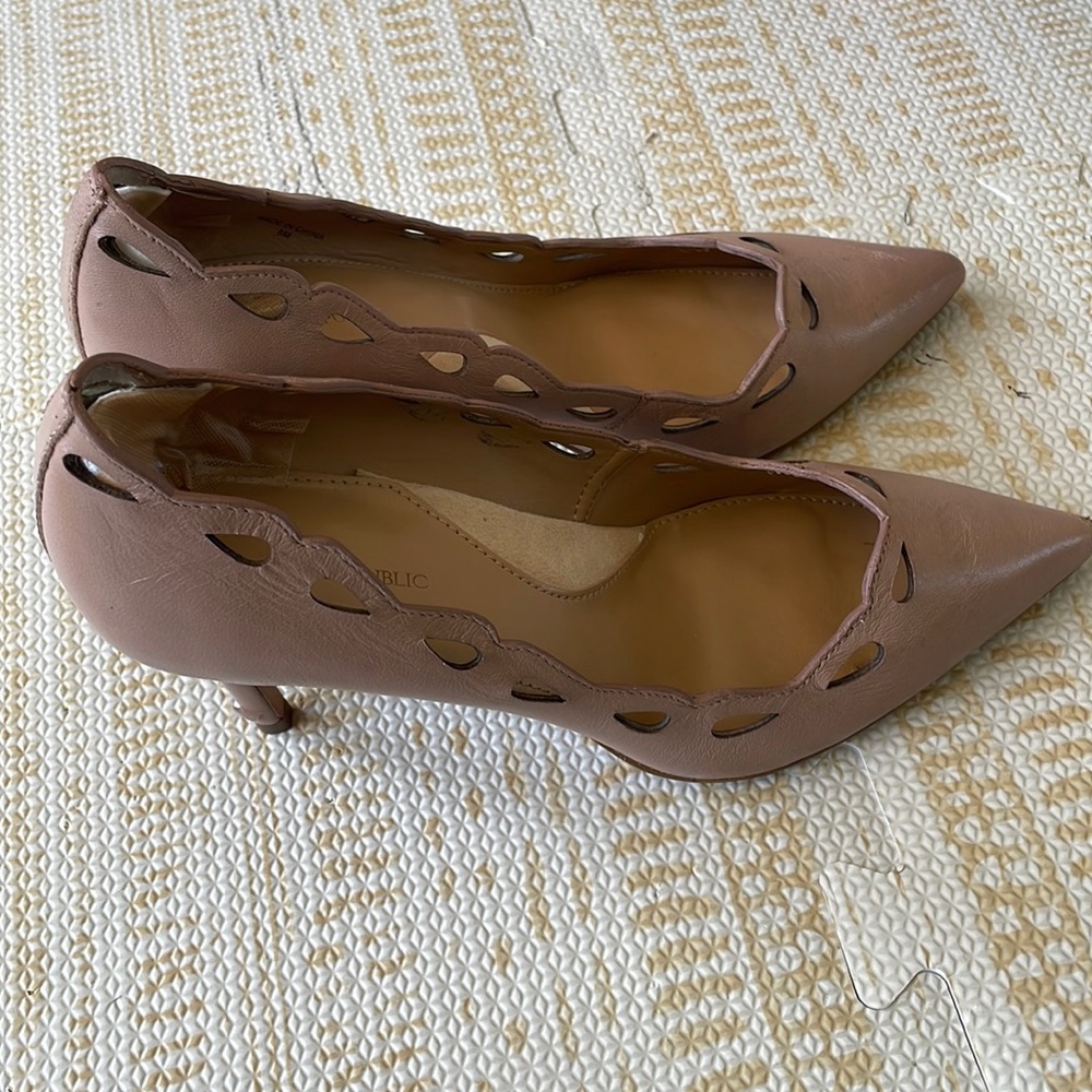 Banana Republic Pointed Toe Heels
